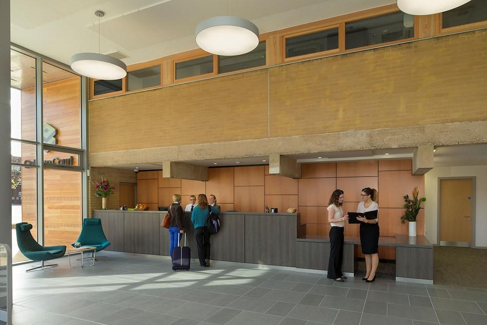 College Court Hotel Leicester Exterior photo